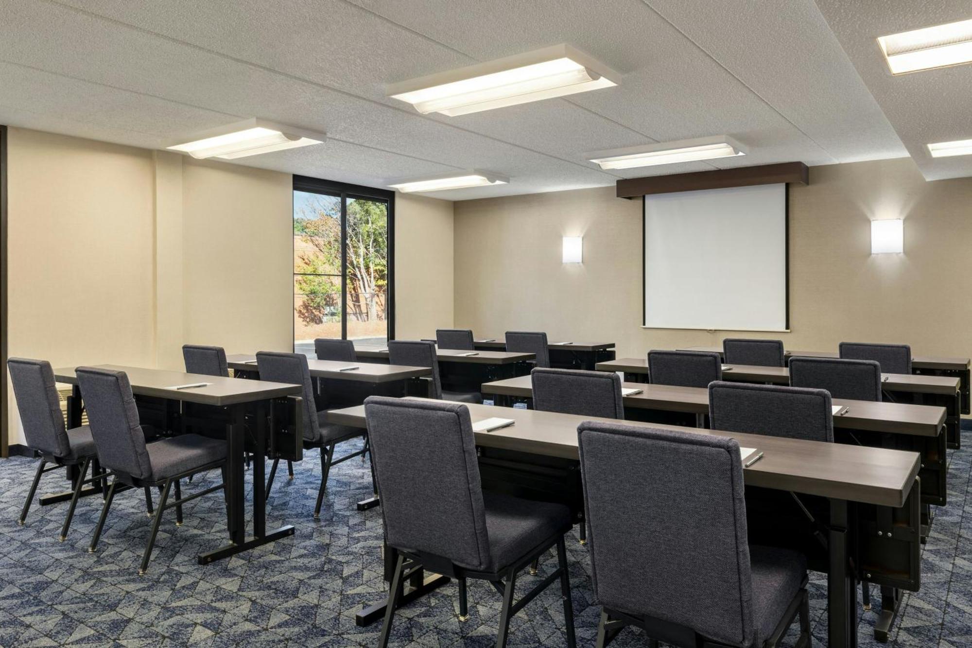 Courtyard Atlanta Northlake Тъкър Екстериор снимка