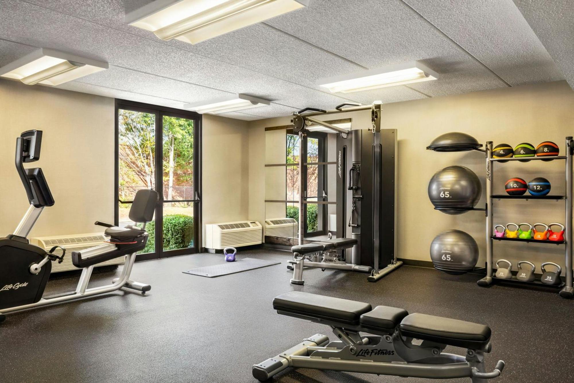 Courtyard Atlanta Northlake Тъкър Екстериор снимка