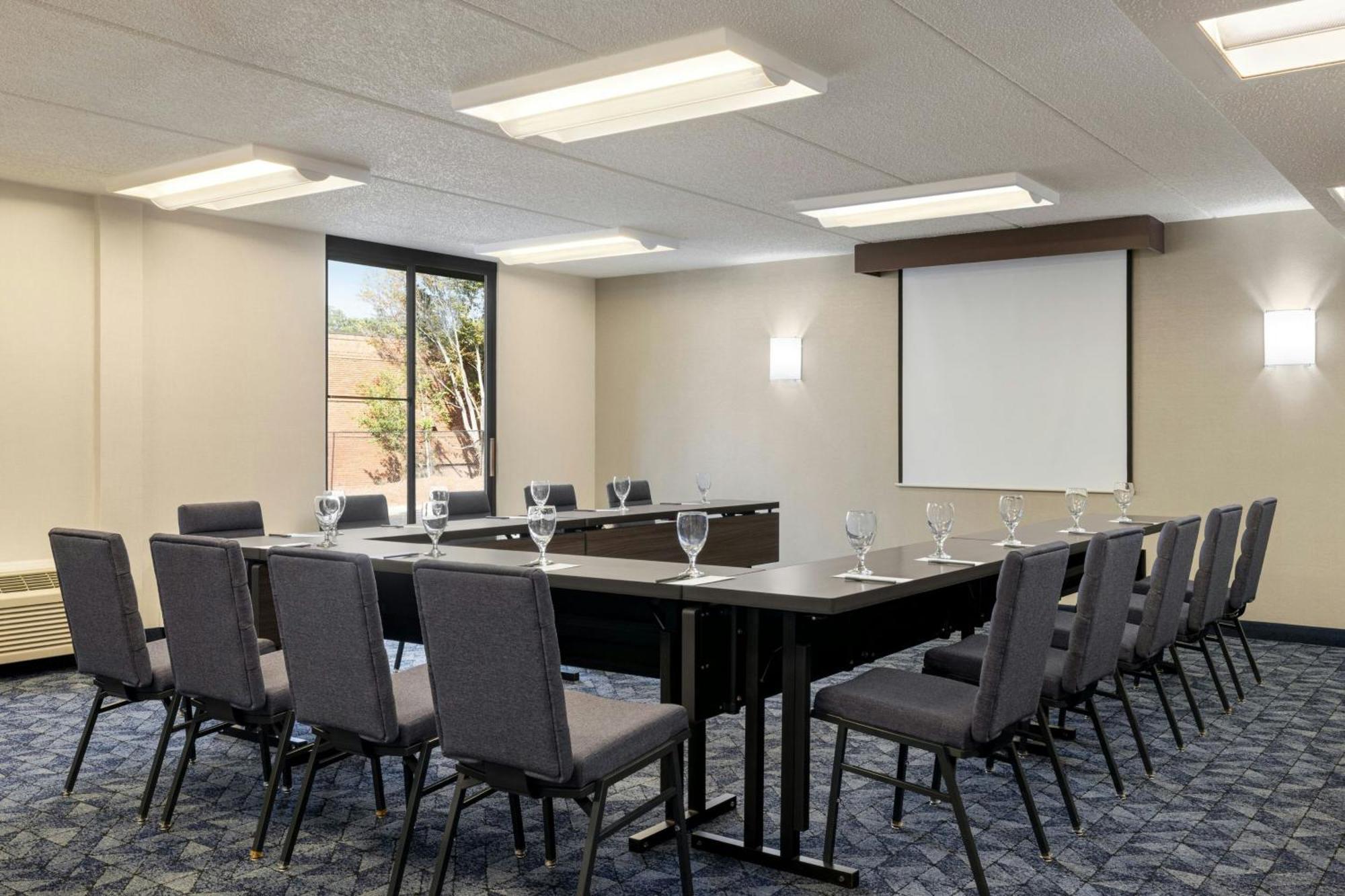Courtyard Atlanta Northlake Тъкър Екстериор снимка