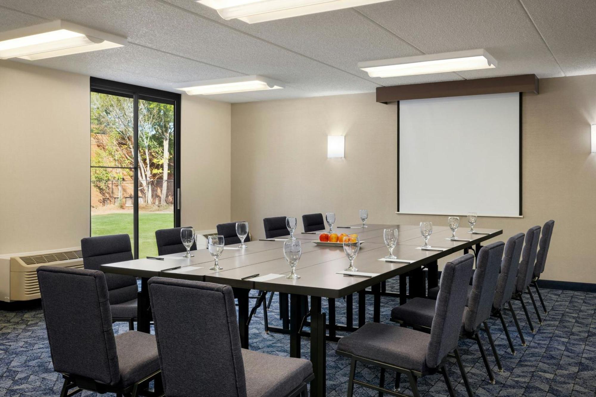 Courtyard Atlanta Northlake Тъкър Екстериор снимка